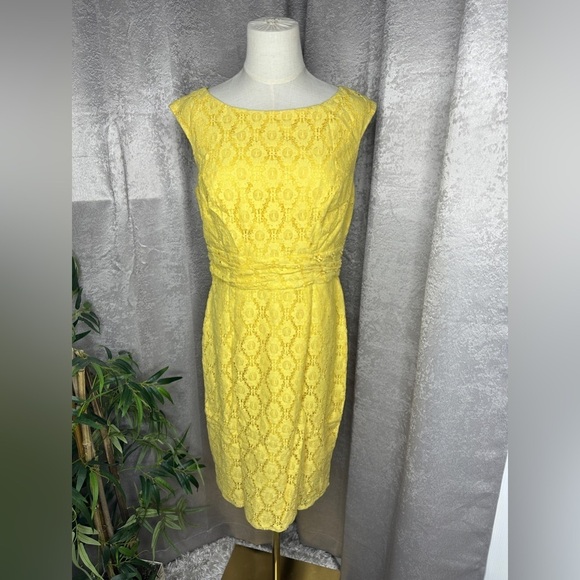 Adrianna Papell Women’s Lace Sheath Midi Dress Yellow Sz 10 - Picture 1 of 11